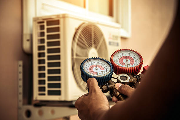 Professional Ac Installation technician working in Golden, TX